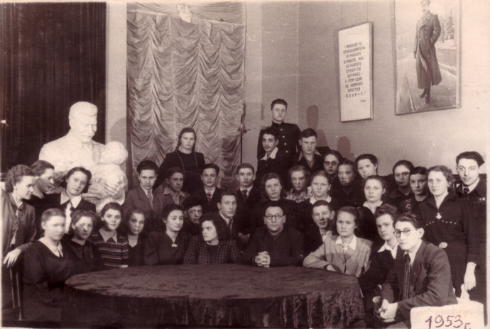 Литературный кружок в Доме пионеров. 1953 г.